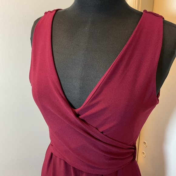 13. Blaine Burgundy Jumpsuit with Plunging V-Neck and Cropped Legs Size Medium - Picture 3 of 8